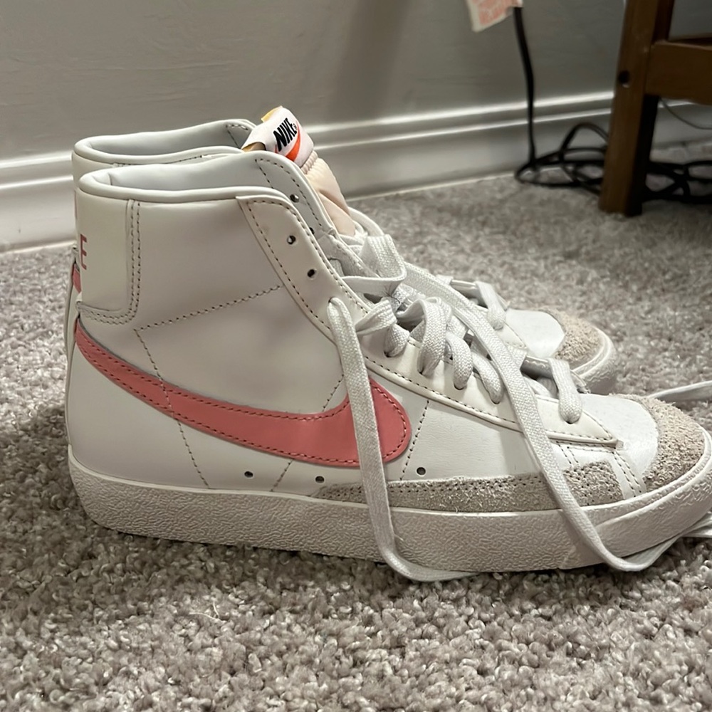 Nike Blazer Mid Top Sneakers
